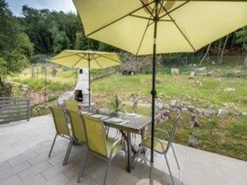 Apartments Grzic Porozina ภายนอก รูปภาพ